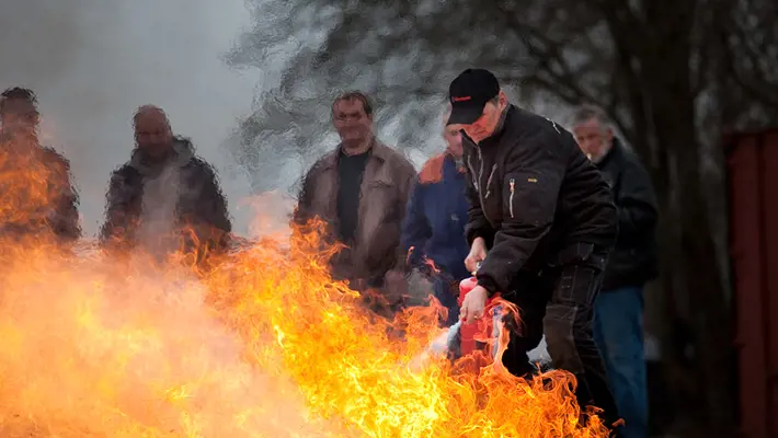 Enklare regelefterlevnad heta arbeten tak